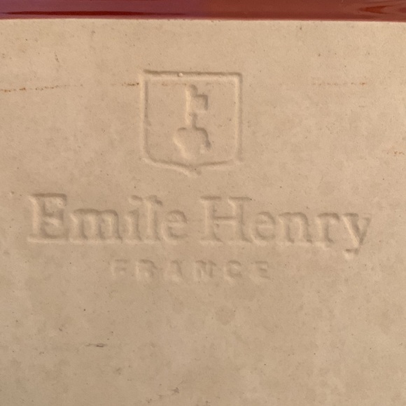 Emile Henry Baking Dish 9 x 7.5 inches Excellent condition - Picture 2 of 9